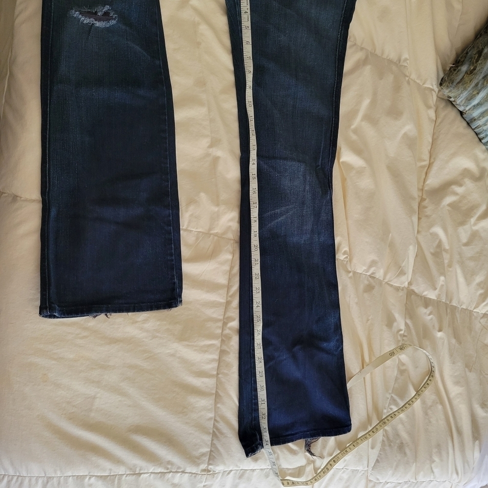 7 FOR ALL MANKIND // A pocket distressed mid-rise boot-cut stretch denim jeans - Picture 11 of 12